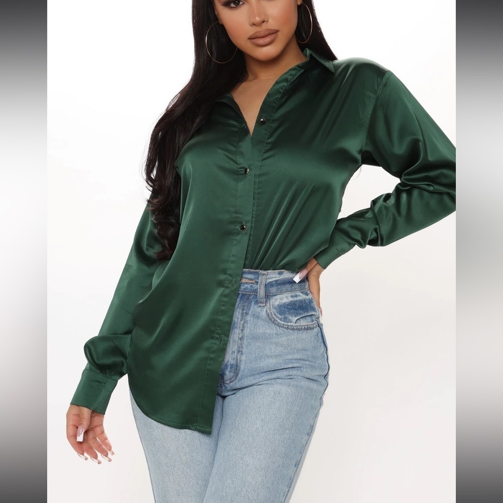 Fashion nova emerald green satin long sleeve button down shirt small